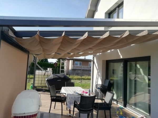 Wave shade Waterdicht 2.00 x 3.00/4.00/5.00 meter breed inclusief bevestiging set.